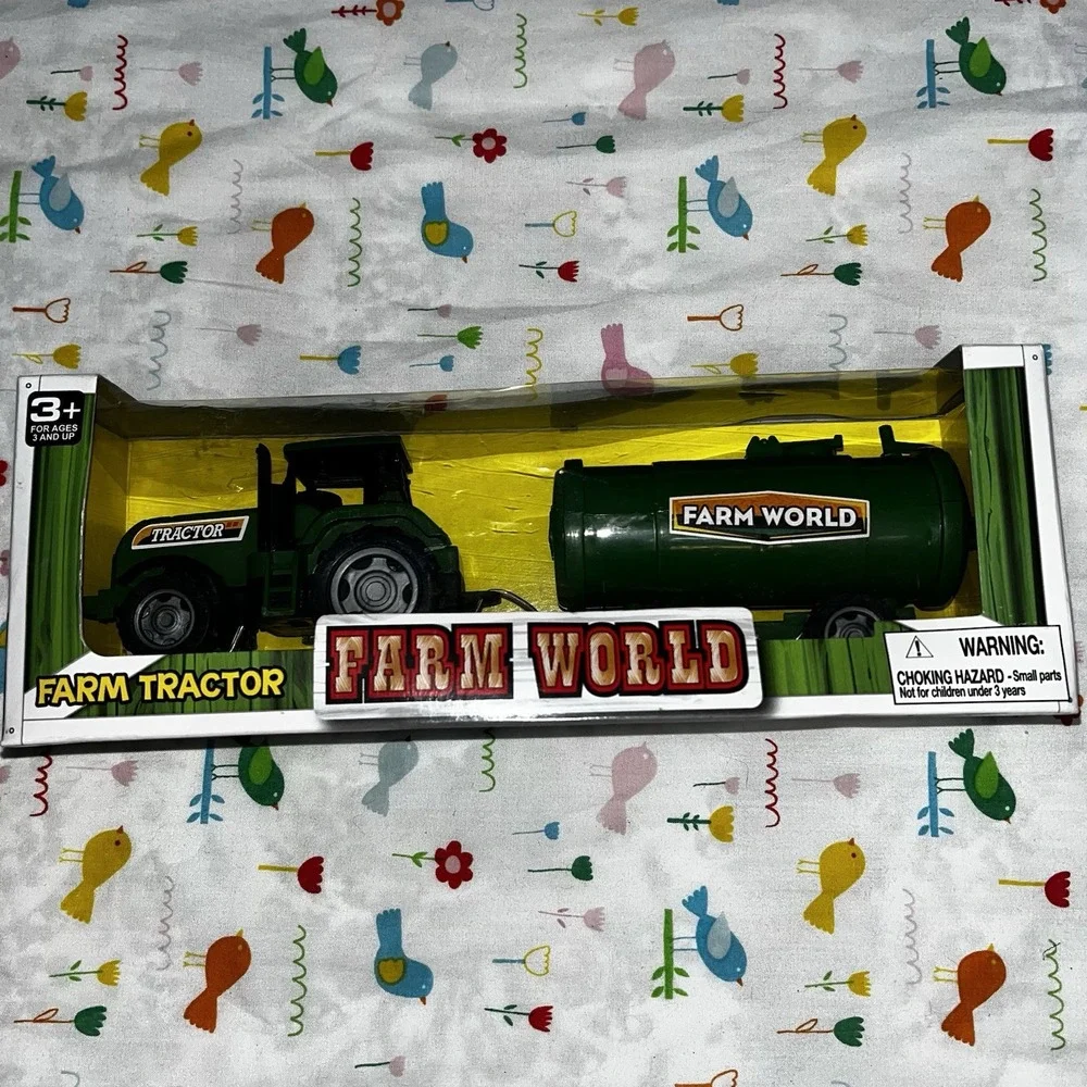 Farm World Tractor‎ & Pull Behind Tanker NIB